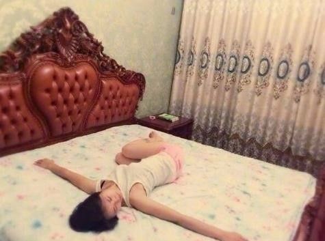 床上静态瑜伽基础动作,30分钟床上瑜伽简单动作