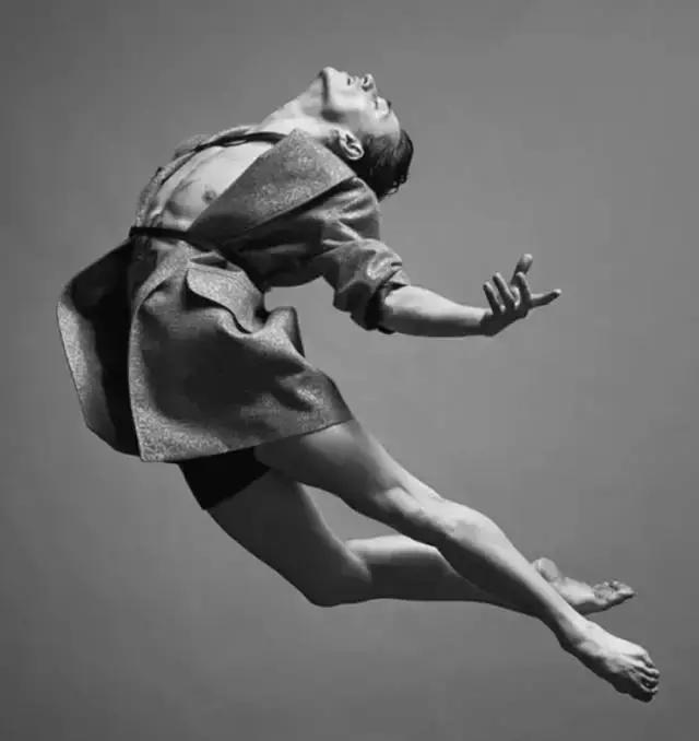 学跳舞舞蹈动作记不住怎么办,第一次学舞蹈不会扭腰怎么办