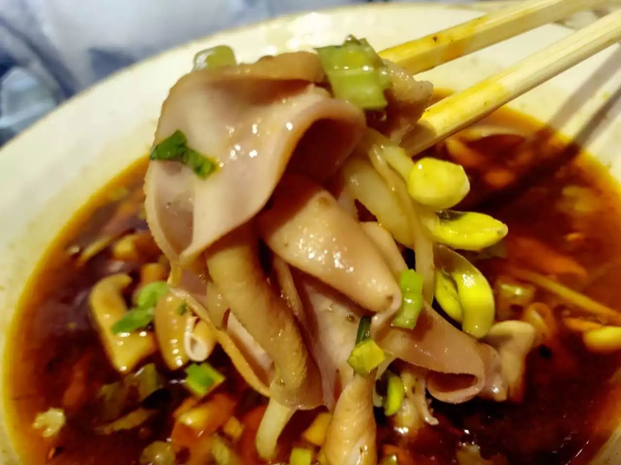 一根串6根签,吃串串是称重划算还是数签签划算