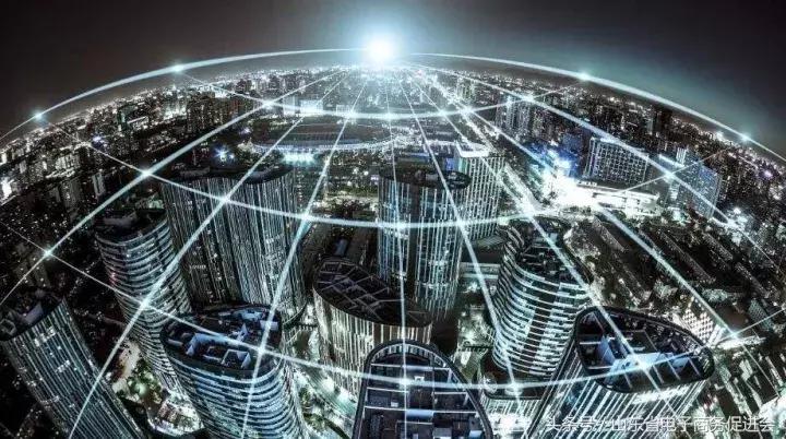 金融到底多挣钱？快递巨头也要抢着开保险公司