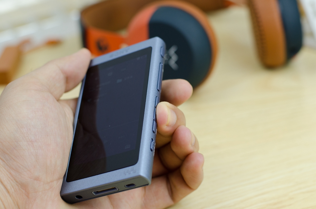 iPod已去，信仰不灭！索尼中端*放播**器值得买么？