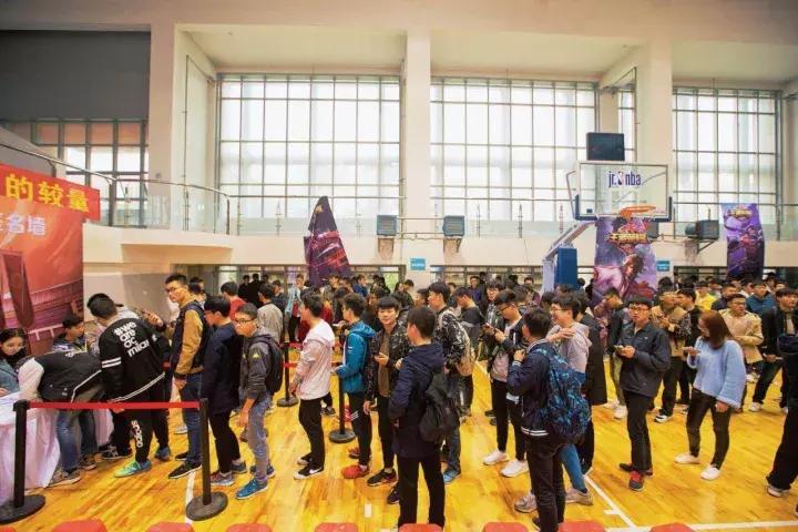 恰王者少年，为校而战！到底谁才是河南高校里的王者呢？