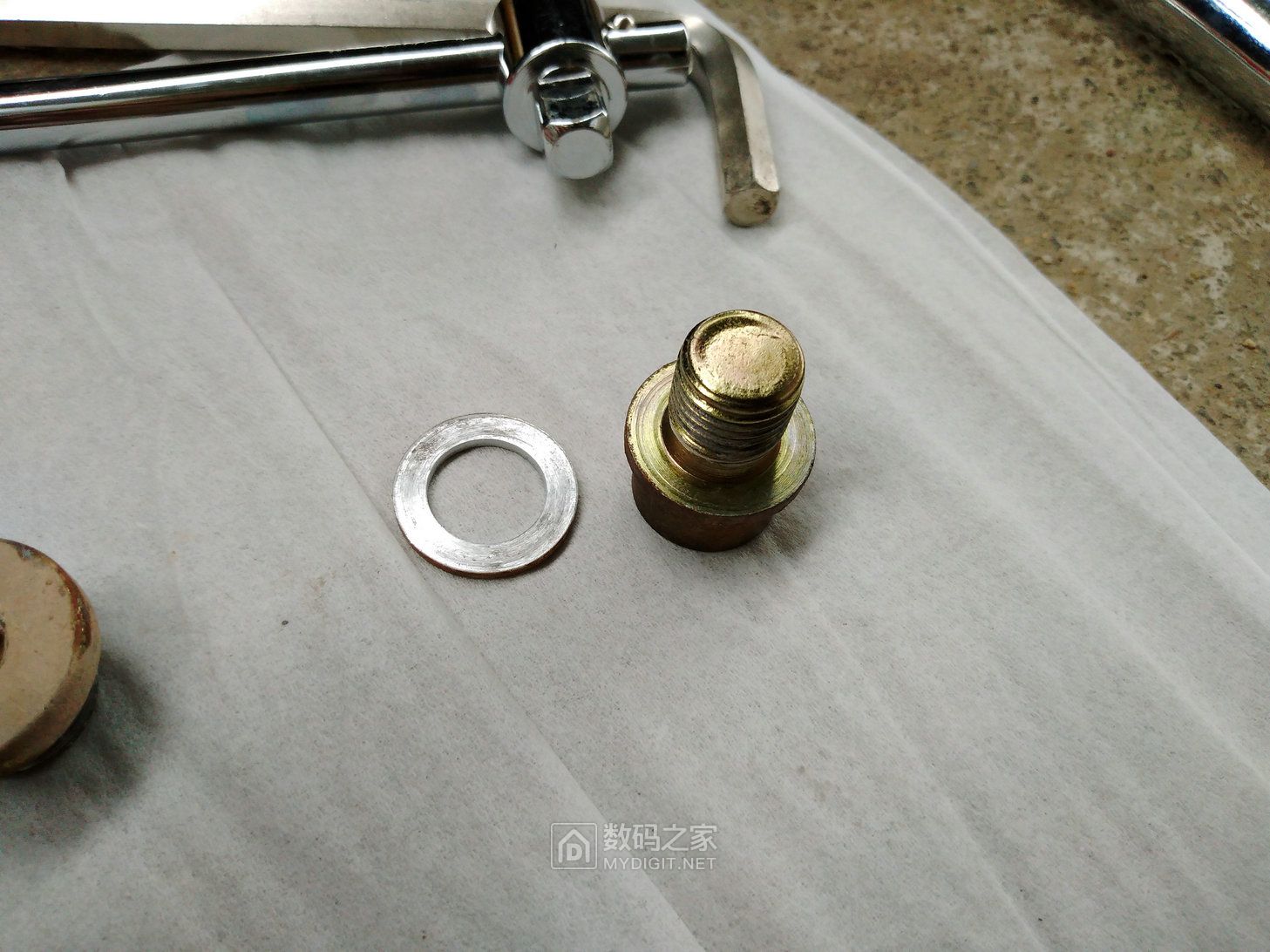 汽车手动变速箱齿轮油的更换教程,保养汽车更换变速箱机油吗