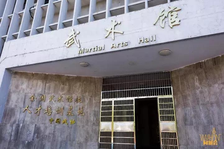 全武汉荷尔蒙最旺盛的高校，打架有专业套路，小偷来了别想走！