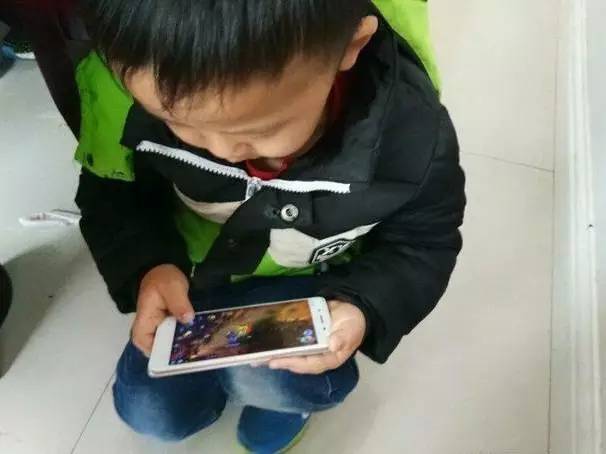 王者荣耀小学生怎么玩最厉害,王者荣耀小学生打出的王者操作