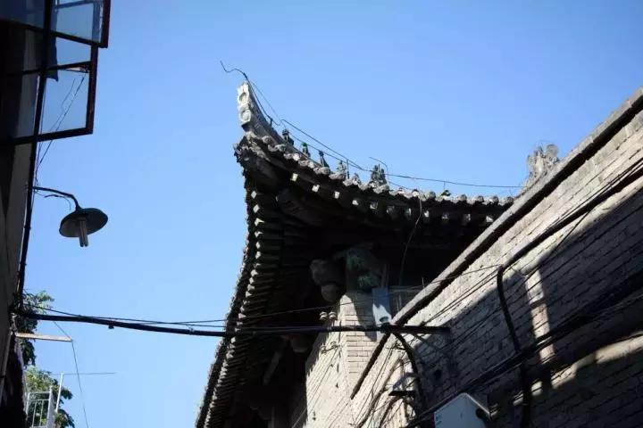 巷尾老爷爷卖的文房四宝，味道弥漫过旧旧的后院