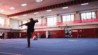 全武汉荷尔蒙最旺盛的高校，打架有专业套路，小偷来了别想走！