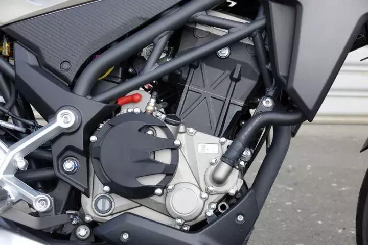 7.21秒国产加速最强250诞生：春风250NK，顺便把一些300cc也秒了