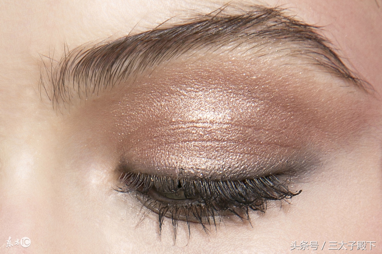 怎么补妆最快最有效,怎么补妆简单快速