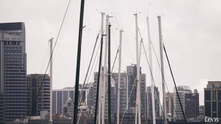 梁文道这是一个尊严稀缺的时代,不安之书梁文道