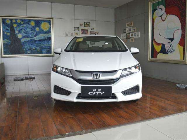 小伙花6万买台二手车,小伙花8万买辆本田