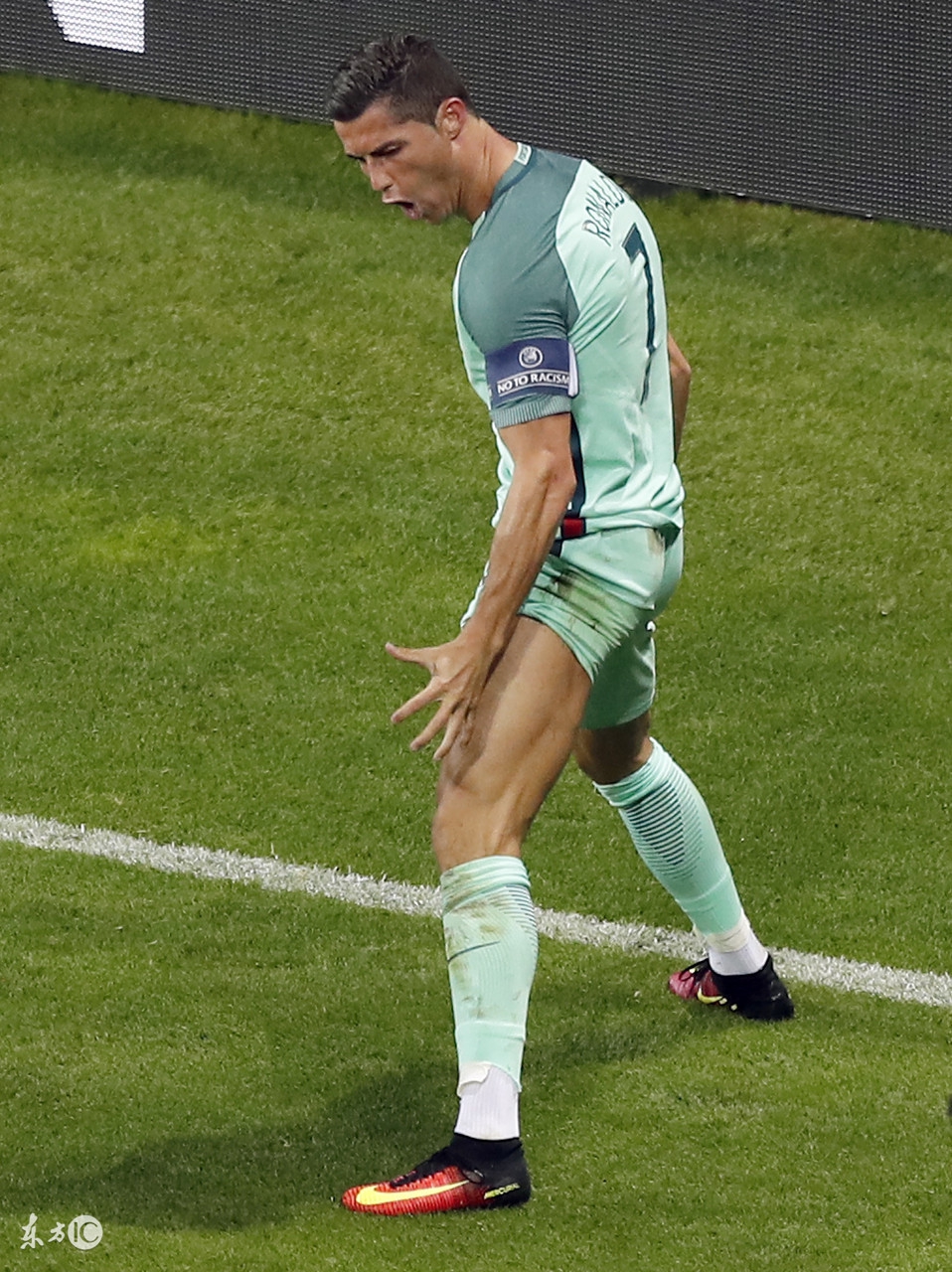 五大联赛足球训练,五大联赛比赛用球