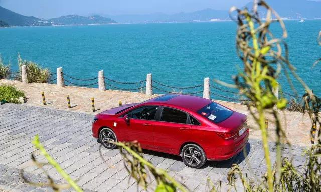 北京汽车绅宝d502015款1.5自动,2015年12月绅宝d50现在值多少钱