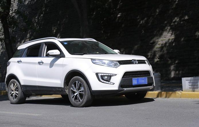 高速路上发动机水温过高怎么办,发动机水温过高是什么原因引起的