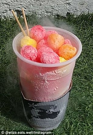 修仙专享冰淇淋！时尚冰淇淋店在冷冻甜点中加入干冰和液氮的效果