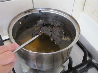 煮饭忘记放水怎么补救,煮饭锅烧糊了怎么清洗