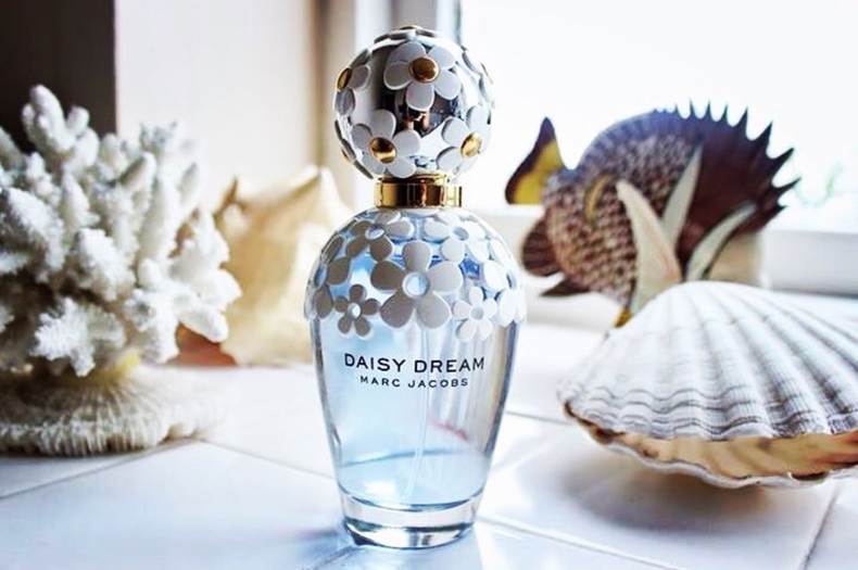 闻marcjacobs识少女，带你闻见情窦初开的甜美