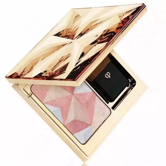 迪丽热巴用过的化妆品,迪丽热巴使用的化妆品