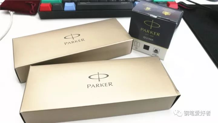 粉丝福利！派克威雅胶杆钢杆F尖钢笔评测，有小视频哦