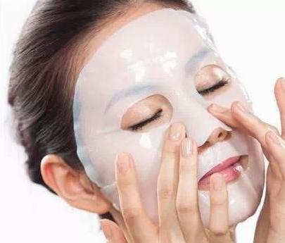 敷面膜的过程怎么判断是否过敏,面膜里面含哪两种成分对皮肤不好