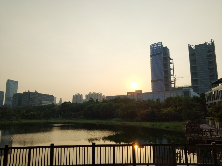 小米6小米note3哪个好,小米6和小米note3机身大小