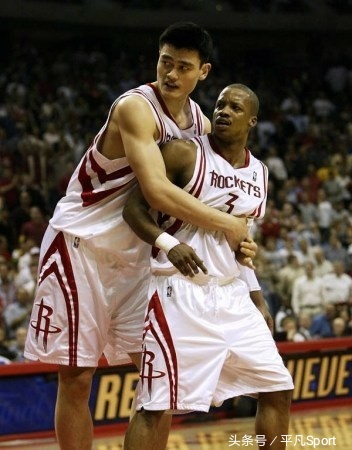 弗朗西斯替姚明出头视频,弗朗西斯帮姚明出头视频