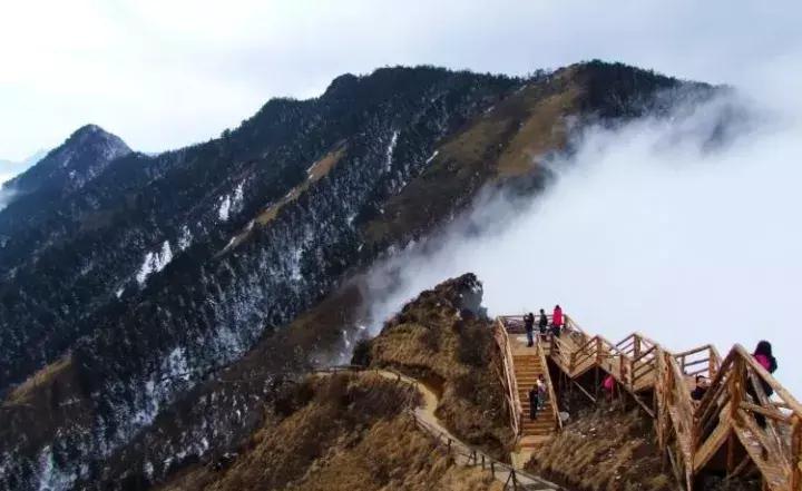 美雪哭了视频完整版,冬天的西岭雪山风景