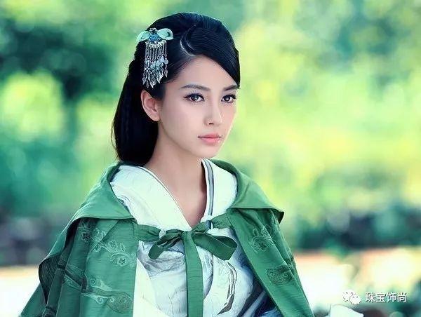 从婚前公主，到婚后女王，baby一直用珠宝承载着美妙的爱情！