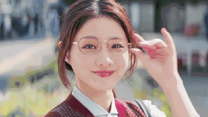 除了它也没谁了！既减龄又百搭，可以从20岁穿到50岁！