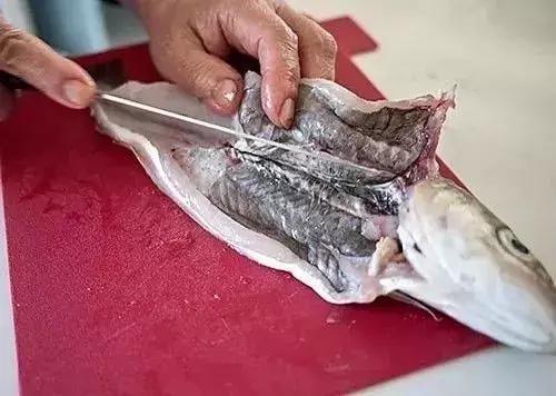 炖鱼汤尝起来醋多该怎么办,炖鱼汤咸了怎么补救