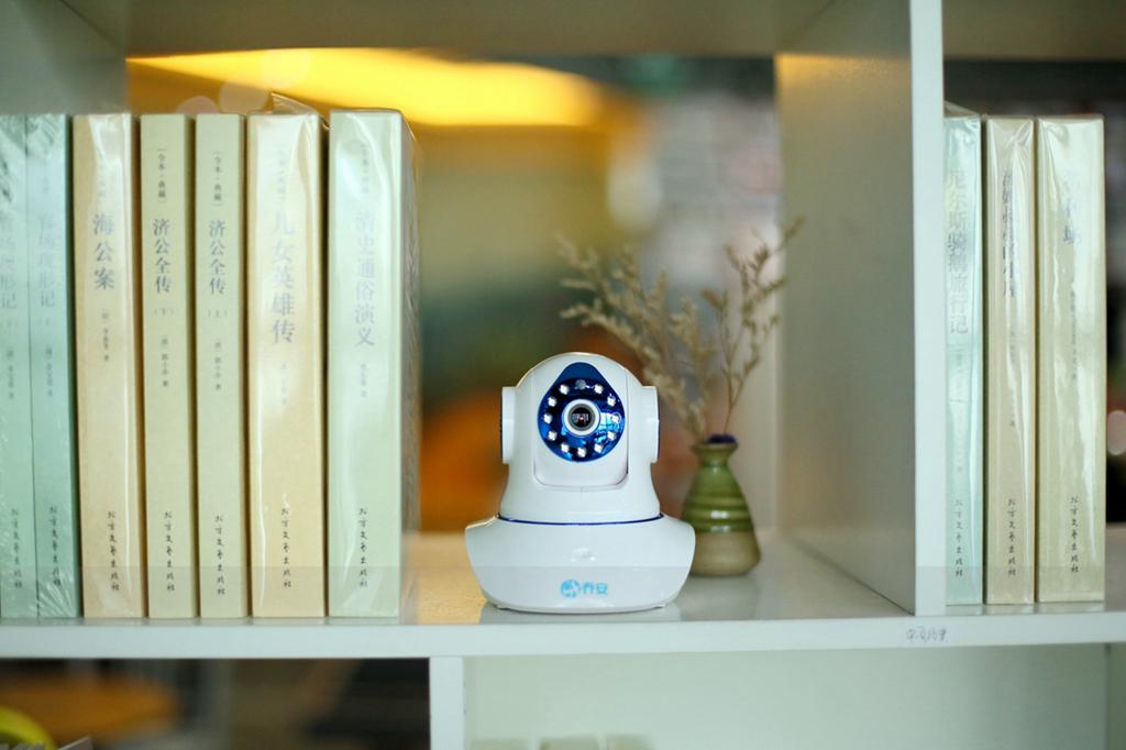 随身看如亲见，乔安居家小卫士