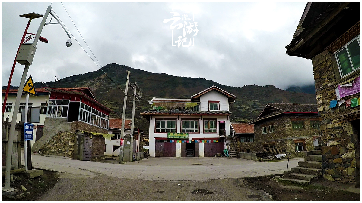 川西小环线4天自驾最佳红叶路线,川西红叶