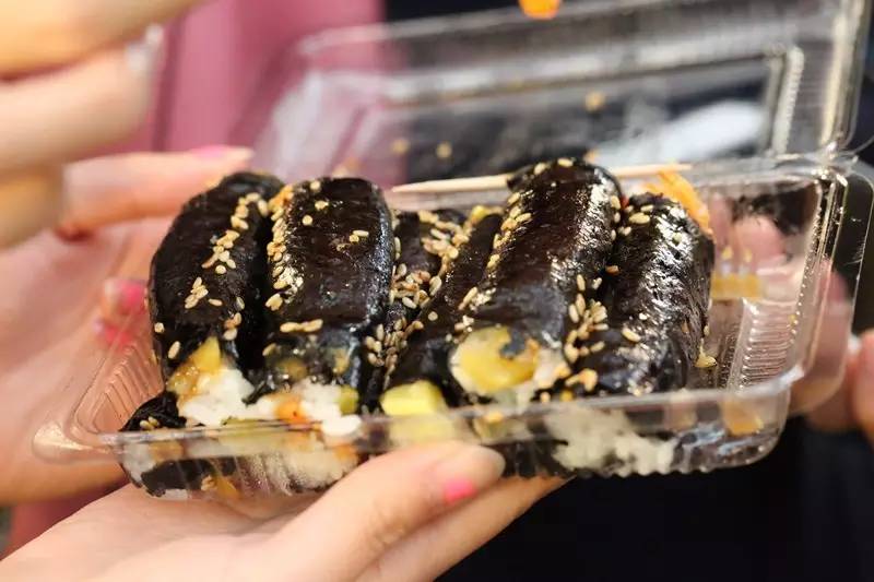 这里可能是唯一能够满足你吃到巨无霸海鲜和偶遇Runningman的地方了！