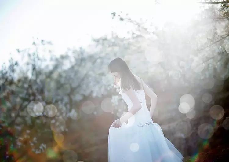 花季怎么拍好看,自由浪漫的人像照片