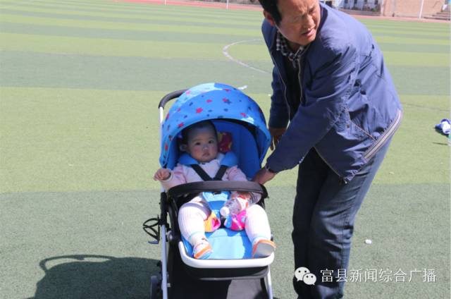 全县校园足球比赛,阳光体育快乐足球操