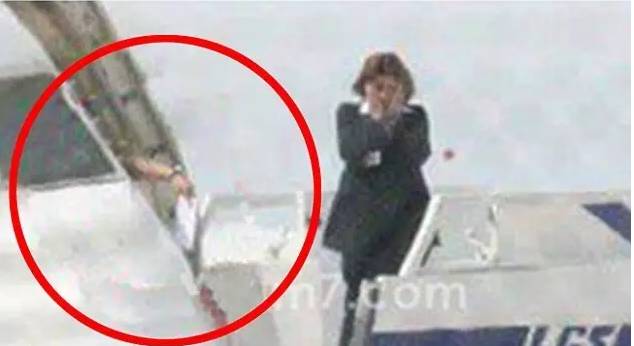 为了见前妻一面，他劫了一架飞机，现实比电影精彩