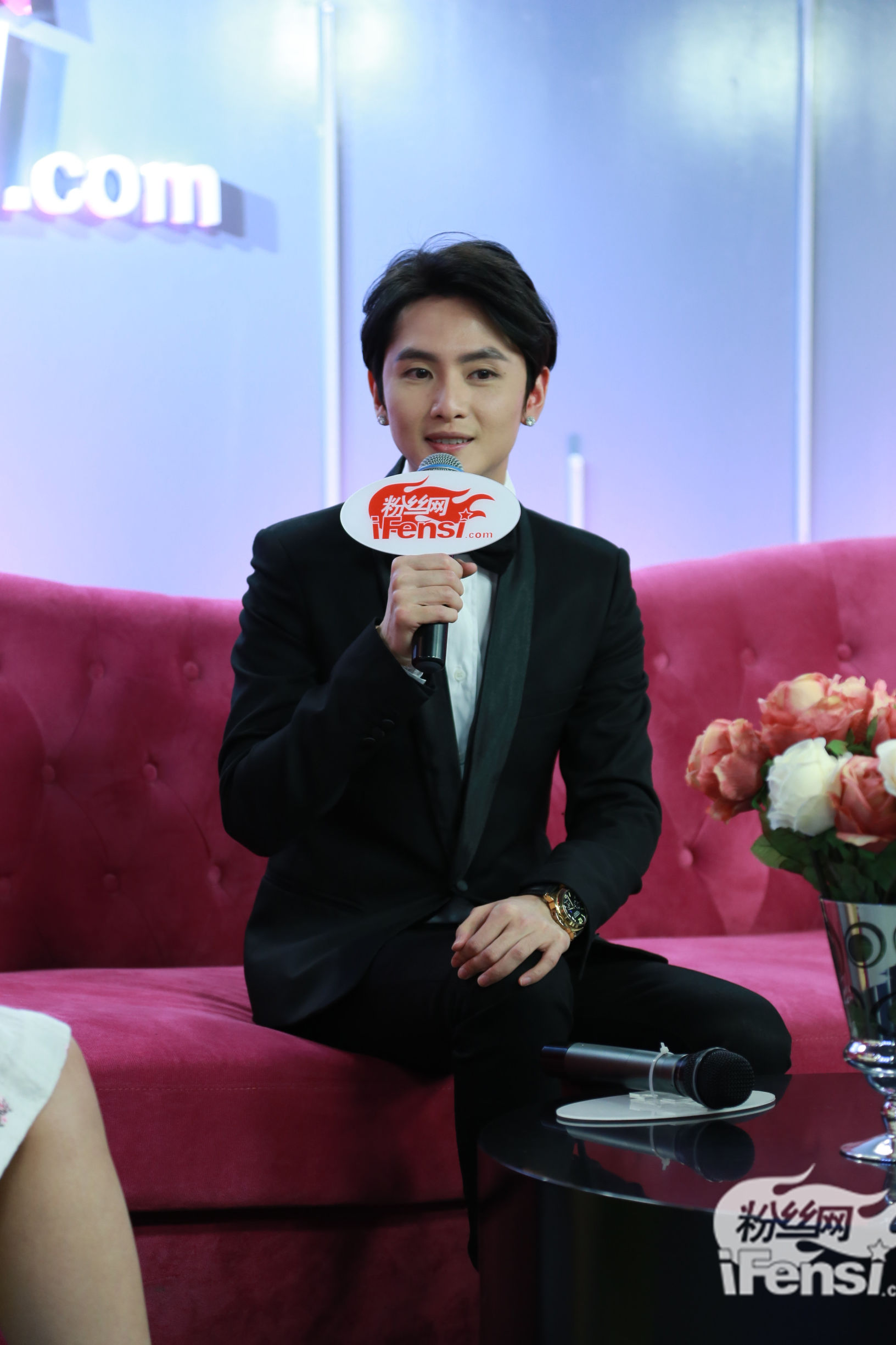 向鼎做客粉丝网:出道十年我更加成熟了