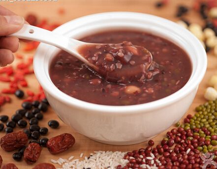 12个月宝宝辅食胡萝卜,12个月宝宝辅食和奶怎么安排