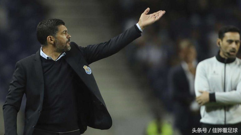 为省工资波尔图借故封杀“圣卡西”?经纪人出面解释,主帅难服众