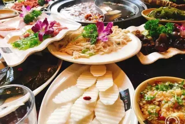 大连有一家特别的火锅店,大连适合去吃的平价火锅店