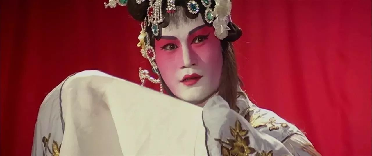 今天必须跪一下香港僵尸教父