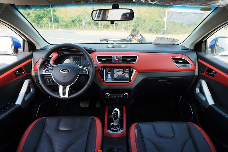 江淮电动车10万以内,江淮汽车新能源iev7s值不值得买