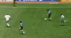 马拉多纳国足gif,马拉多纳过五人进球gif