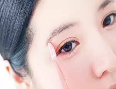 眉笔什么颜色好看自然百搭视频,眉毛变成红色用什么颜色的眉笔好