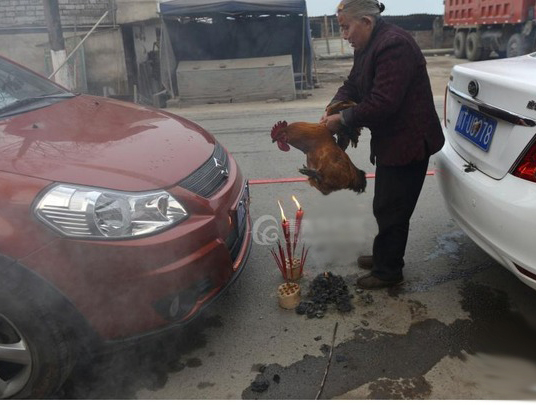 新车买回家有哪些习俗,新车提回家有什么习俗