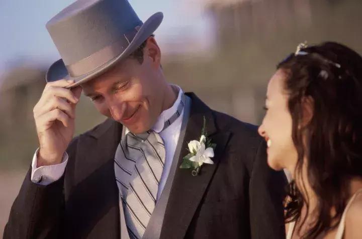 帽子cap英语怎么说,英文的戴帽子用hat还是cap