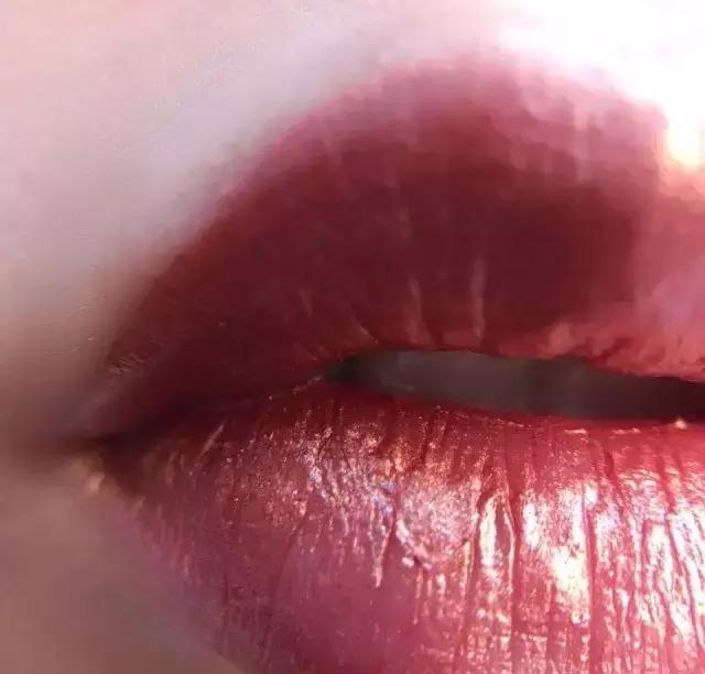 唇釉掉渣了怎么办,唇釉总是成渣