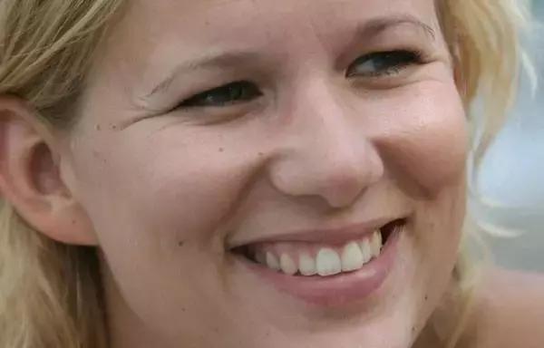 哪种牙膏去烟渍美白牙齿最有效,教你牙齿美白小窍门视频