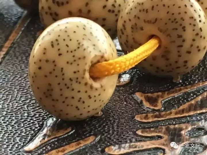 星月菩提灰透正确盘玩方法,星月菩提放黄了如何盘玩和保养