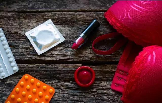 非经期流血像大姨妈一样,非经期出血和大姨妈一样